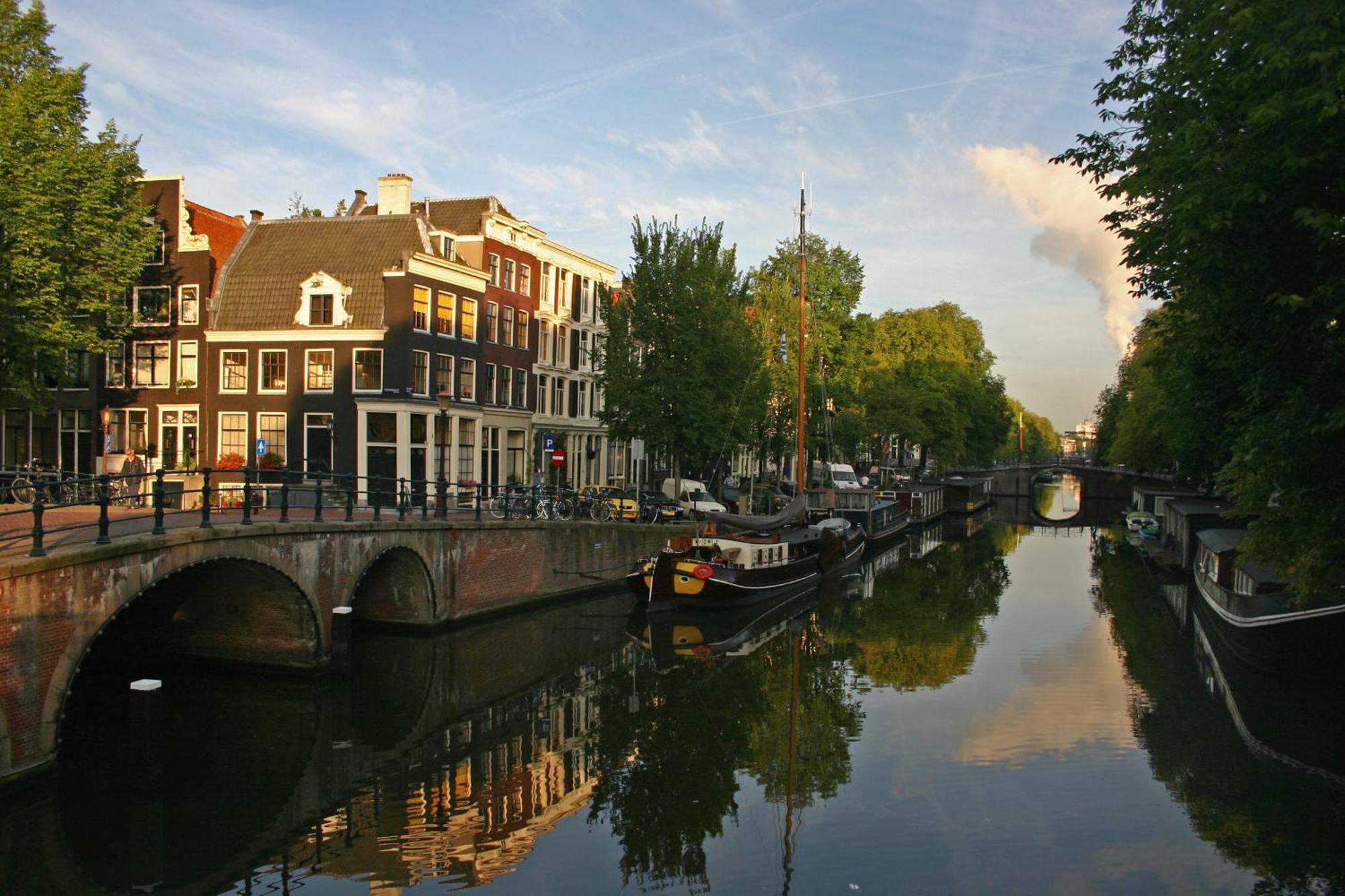Hotel Sint Nicolaas Amsterdam Exterior photo
