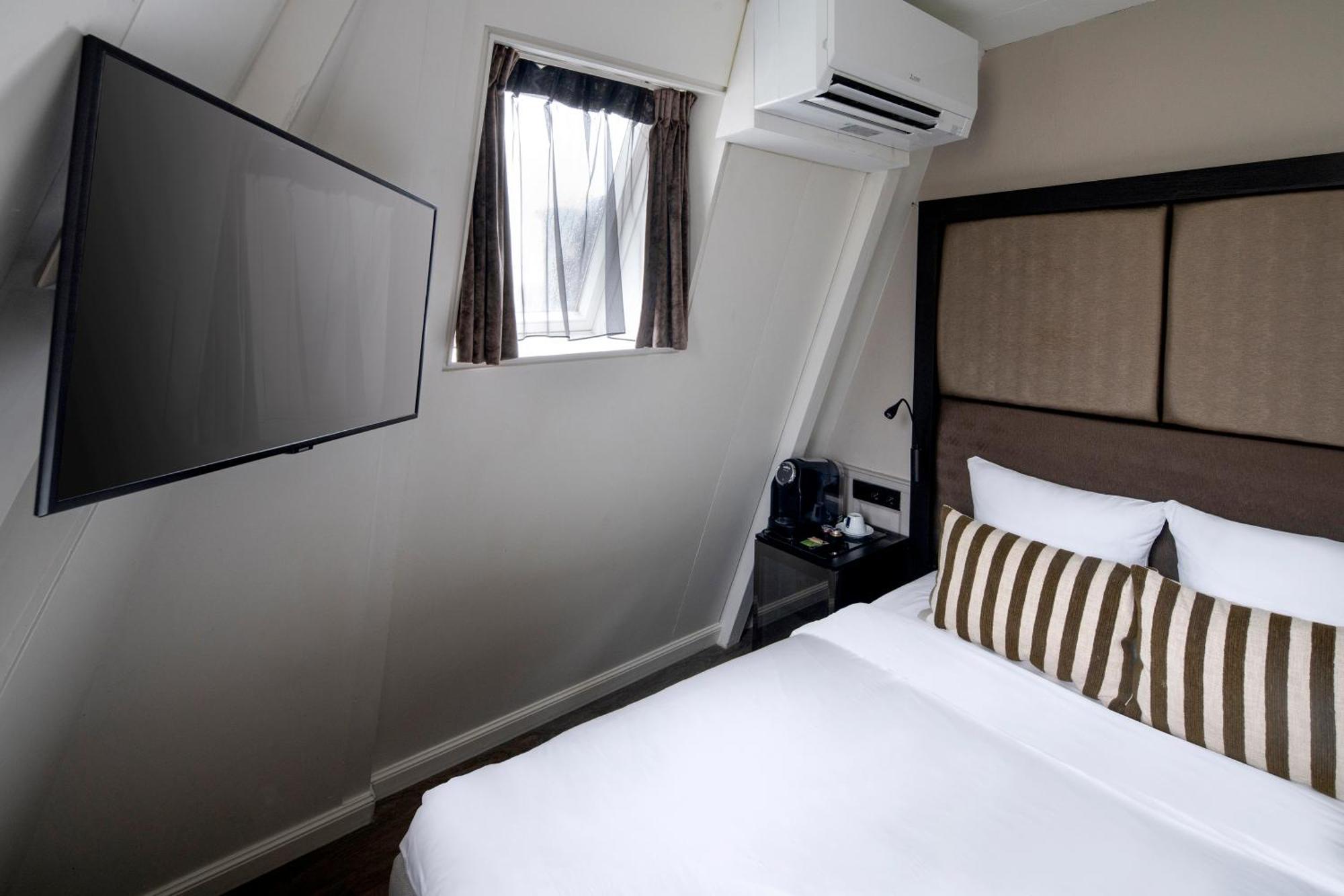Hotel Sint Nicolaas Amsterdam Exterior photo