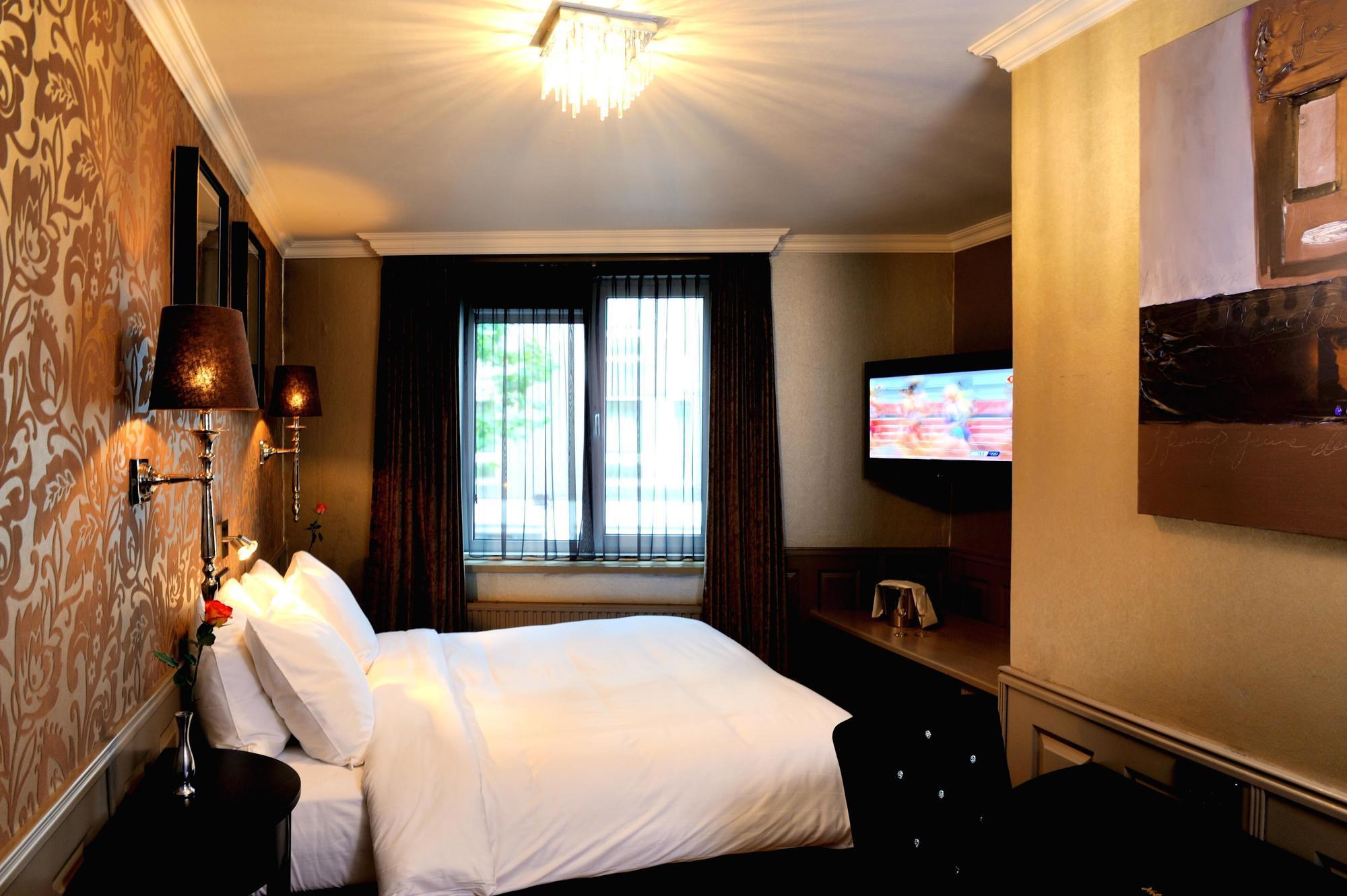 Hotel Sint Nicolaas Amsterdam Exterior photo